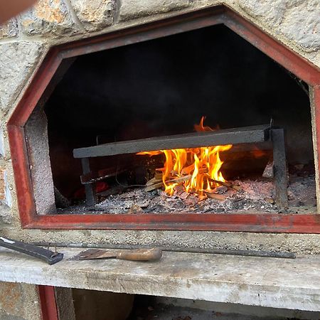 Kuca Za Odmor "Med Strmci" Villa Zlobin Bagian luar foto