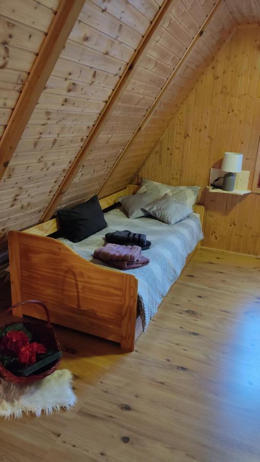 Kuca Za Odmor "Med Strmci" Villa Zlobin Bagian luar foto