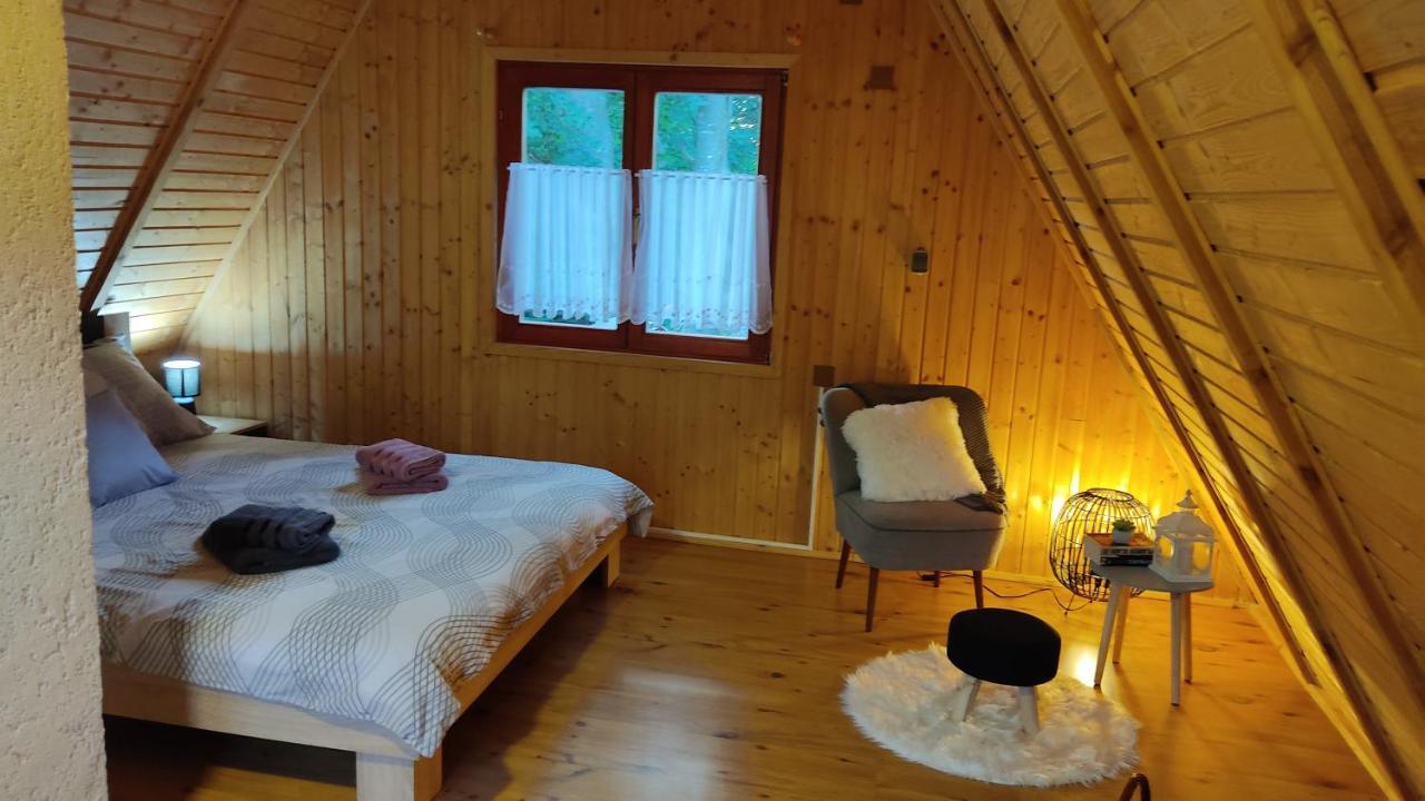Kuca Za Odmor "Med Strmci" Villa Zlobin Bagian luar foto