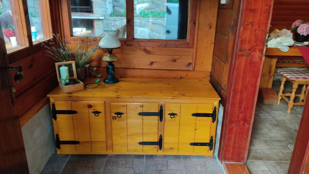 Kuca Za Odmor "Med Strmci" Villa Zlobin Bagian luar foto