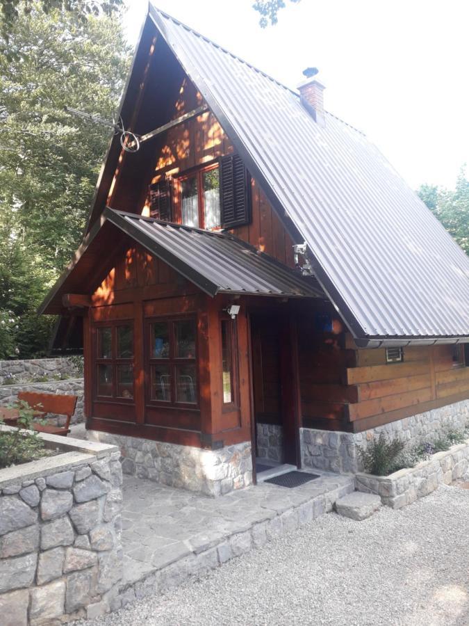 Kuca Za Odmor "Med Strmci" Villa Zlobin Bagian luar foto
