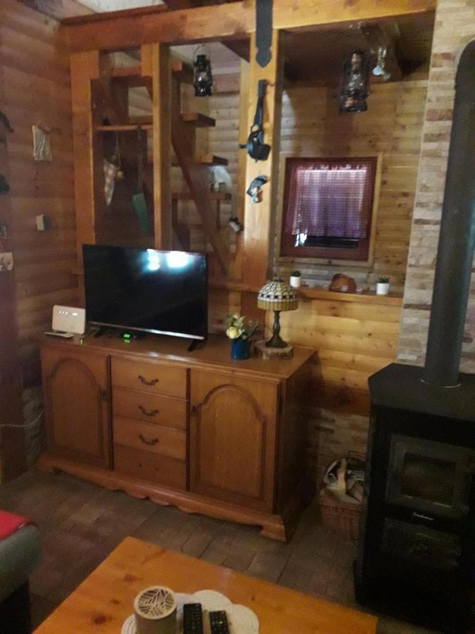 Kuca Za Odmor "Med Strmci" Villa Zlobin Bagian luar foto