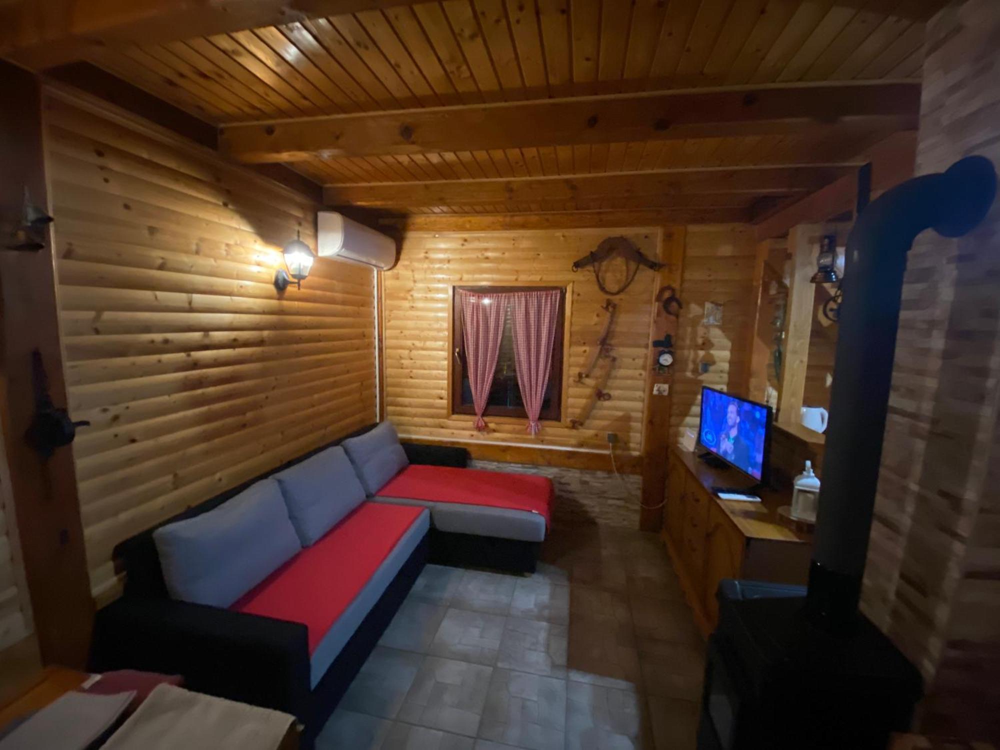Kuca Za Odmor "Med Strmci" Villa Zlobin Bagian luar foto