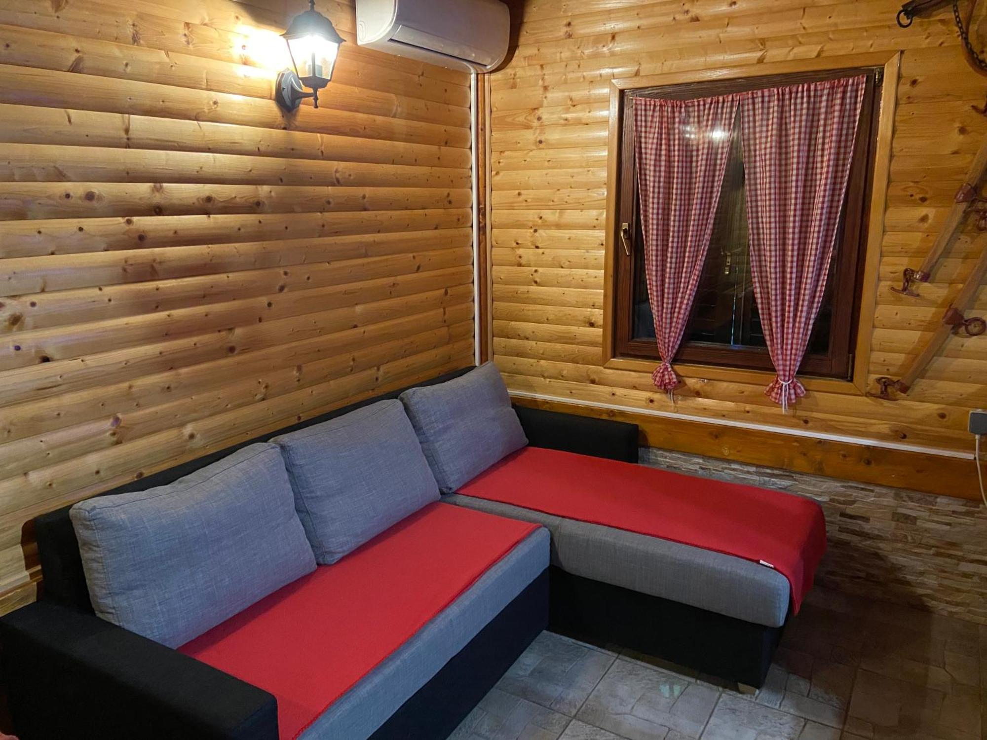 Kuca Za Odmor "Med Strmci" Villa Zlobin Bagian luar foto