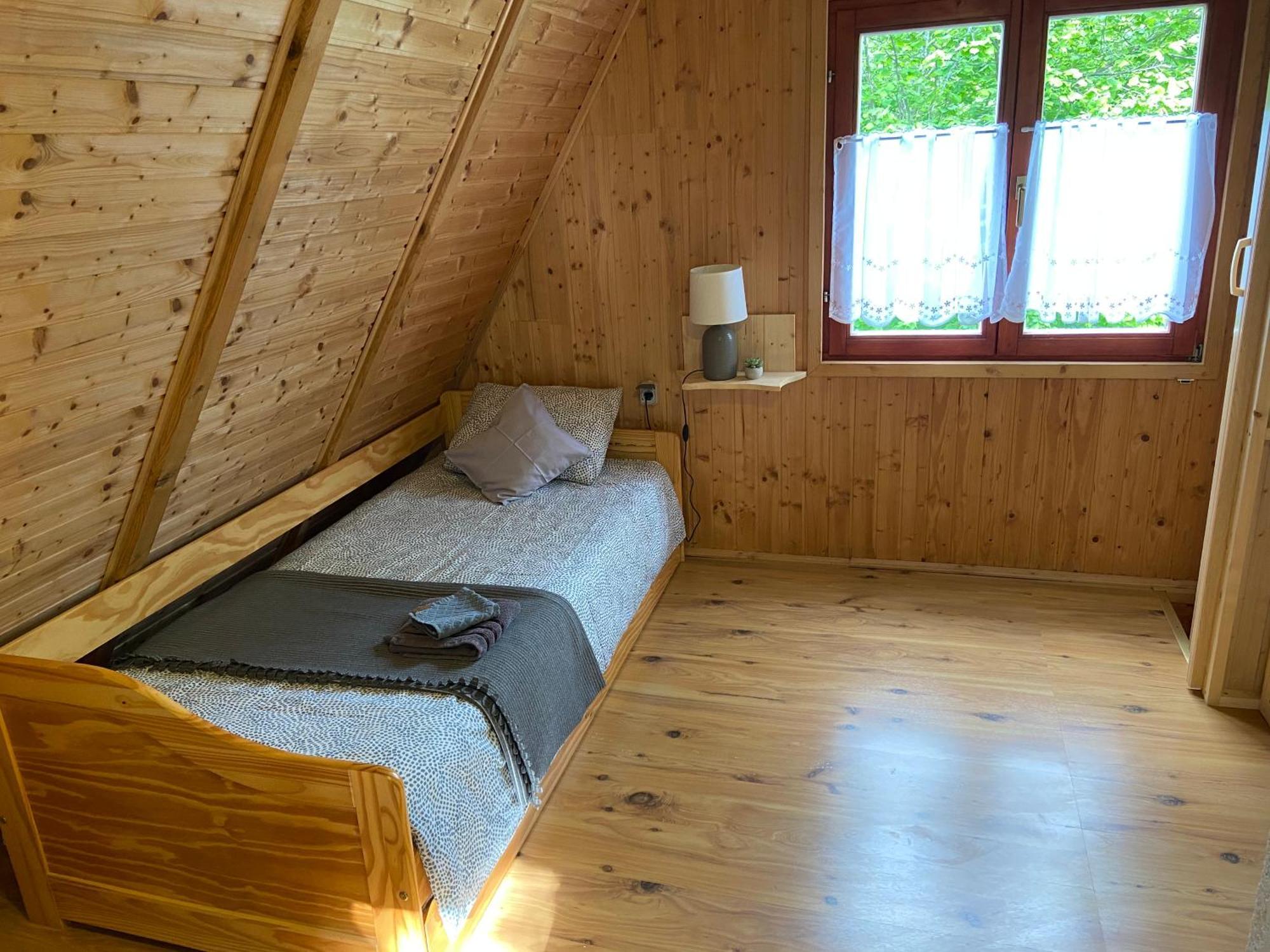 Kuca Za Odmor "Med Strmci" Villa Zlobin Bagian luar foto