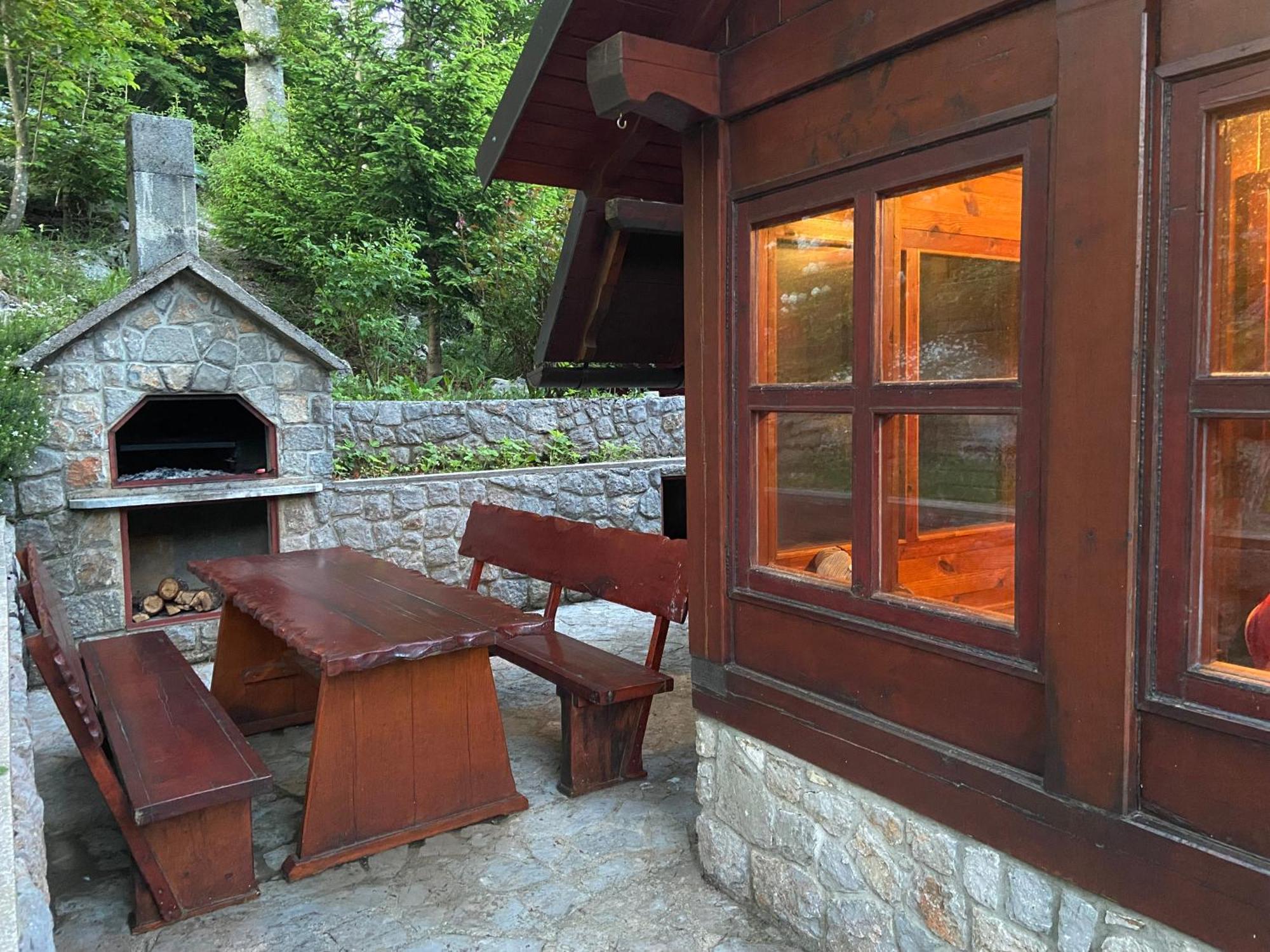 Kuca Za Odmor "Med Strmci" Villa Zlobin Bagian luar foto